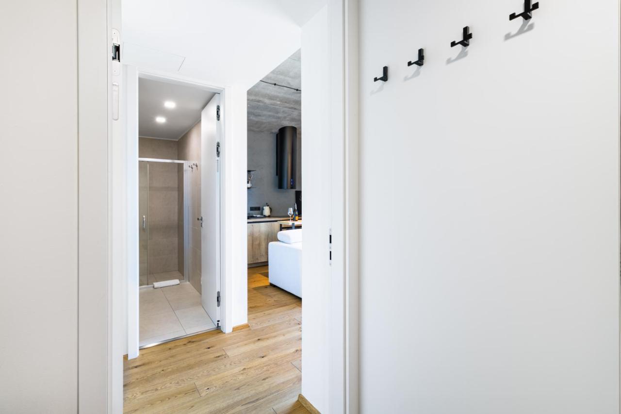 V Tee House Apartment Celadna