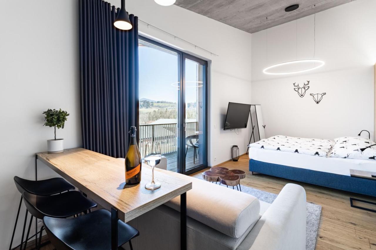 V Tee House Apartment Celadna