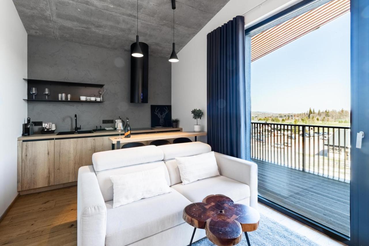 V Tee House Apartment *