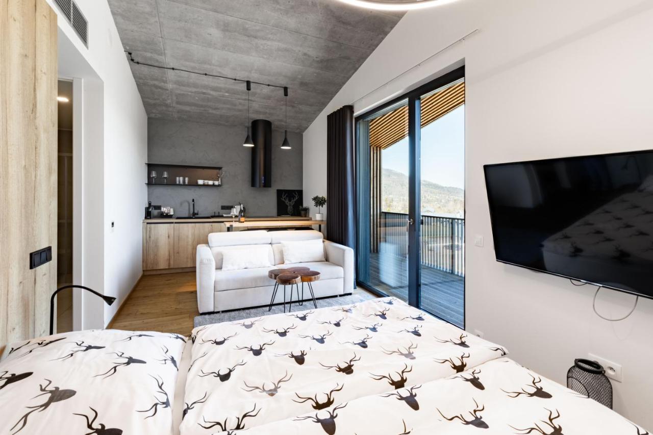 V Tee House Apartment Celadna